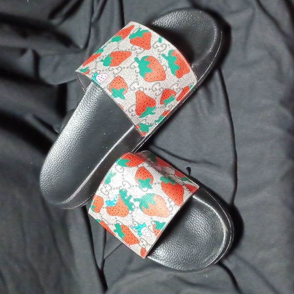 Gucci Other - Gucci Stawberry Slides unisex